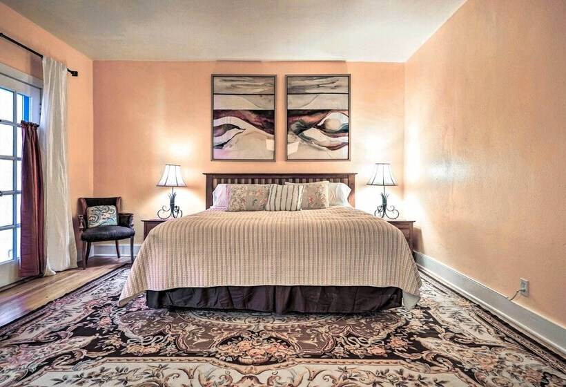 Eclectic Home: Walk To Town & Bath District!