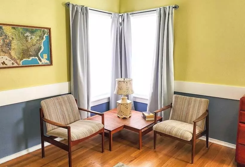 Eclectic Home: Walk To Town & Bath District!