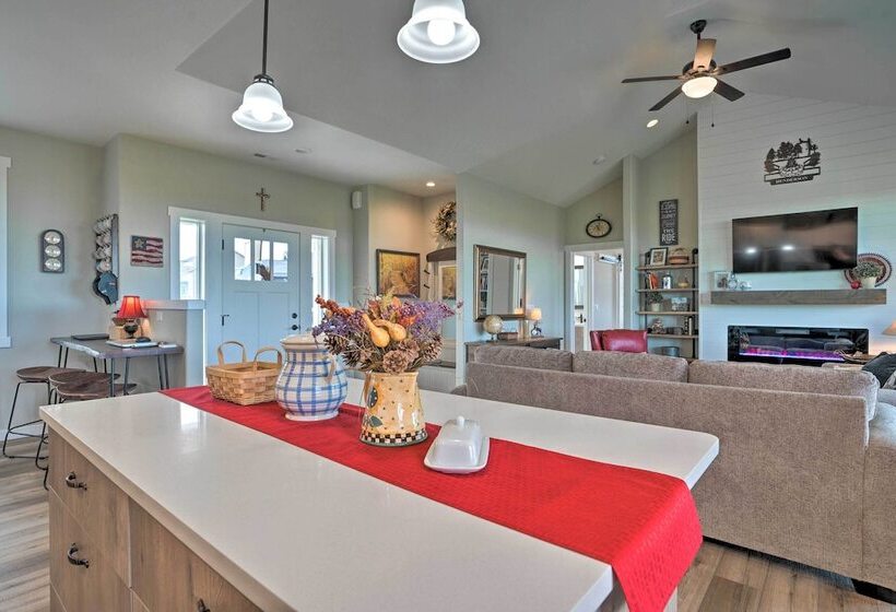 Family Friendly Home Near Potholes State Park