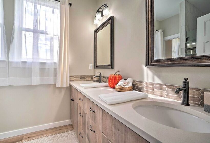 Family Friendly Home Near Potholes State Park