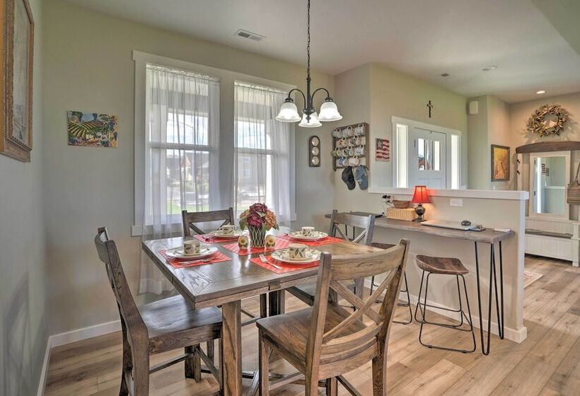 Family Friendly Home Near Potholes State Park