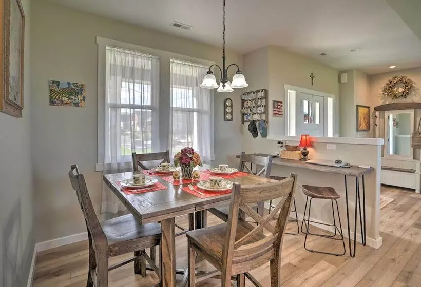 Family Friendly Home Near Potholes State Park