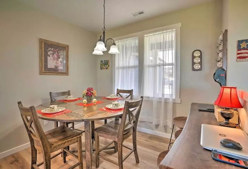 Family Friendly Home Near Potholes State Park
