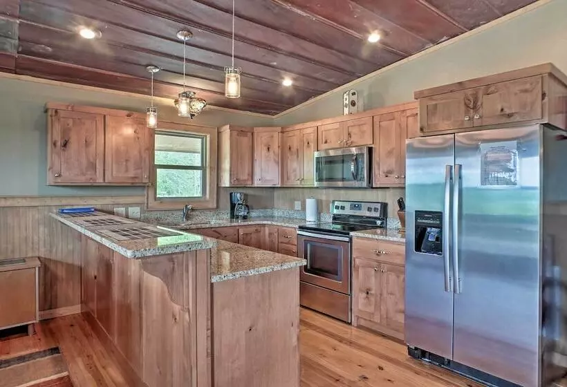 Guntersville Cabin W/ Lake Views!