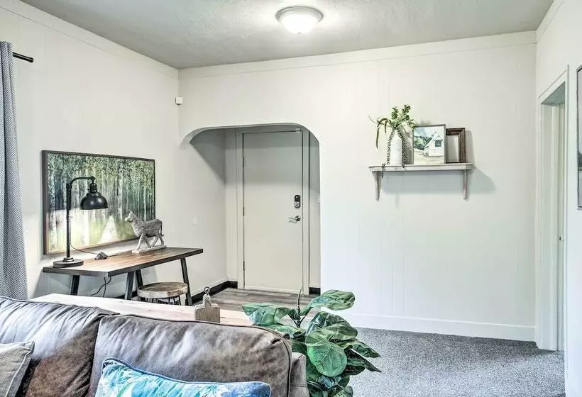 High End & Homey Family Abode: Walk Downtown!