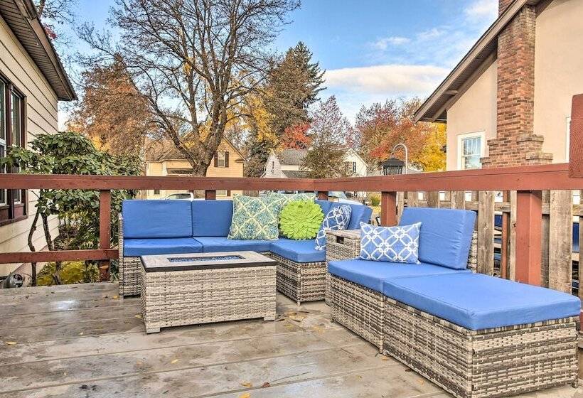 High End & Homey Family Abode: Walk Downtown!