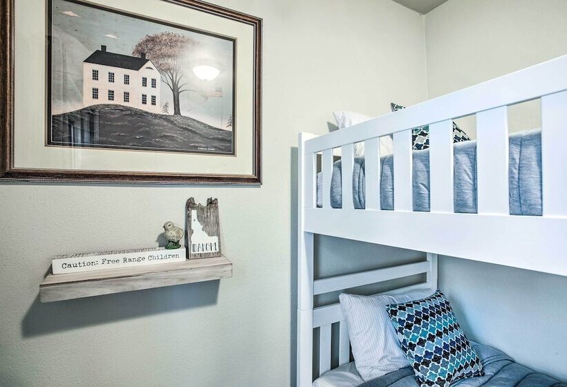 High End & Homey Family Abode: Walk Downtown!