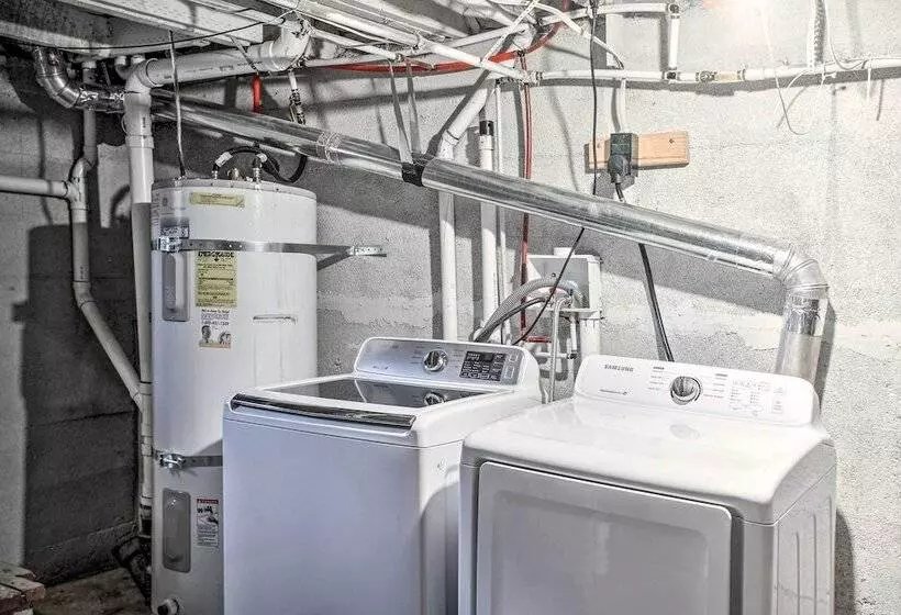 High End & Homey Family Abode: Walk Downtown!