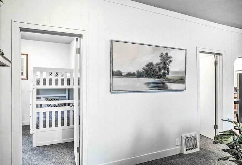 High End & Homey Family Abode: Walk Downtown!