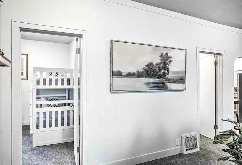 High End & Homey Family Abode: Walk Downtown!