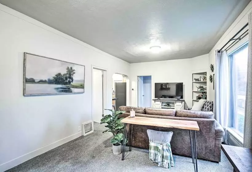 High End & Homey Family Abode: Walk Downtown!