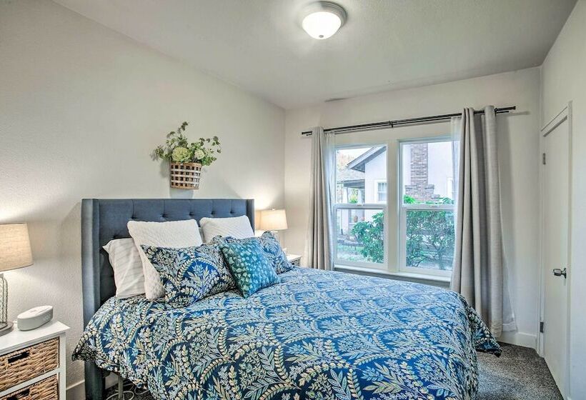 High End & Homey Family Abode: Walk Downtown!