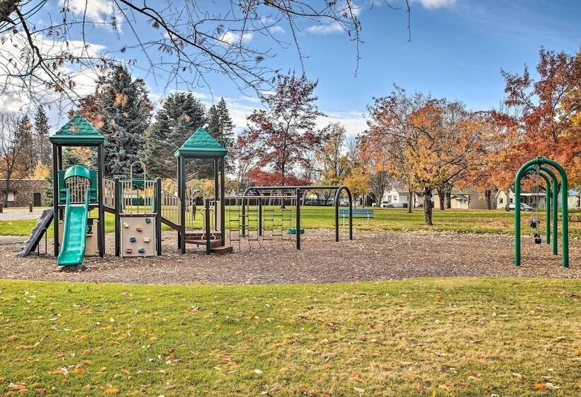 High End & Homey Family Abode: Walk Downtown!