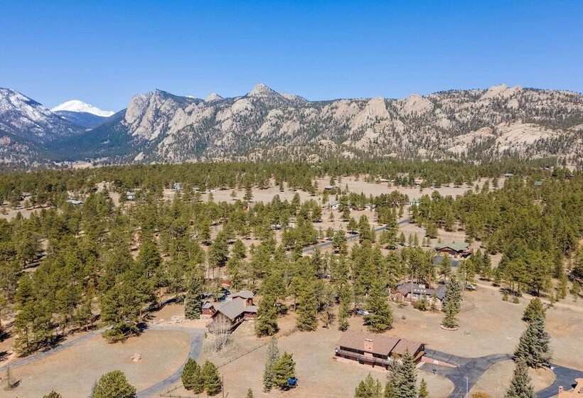 Spacious Colorado Retreat W/ Deck & Mountain Views