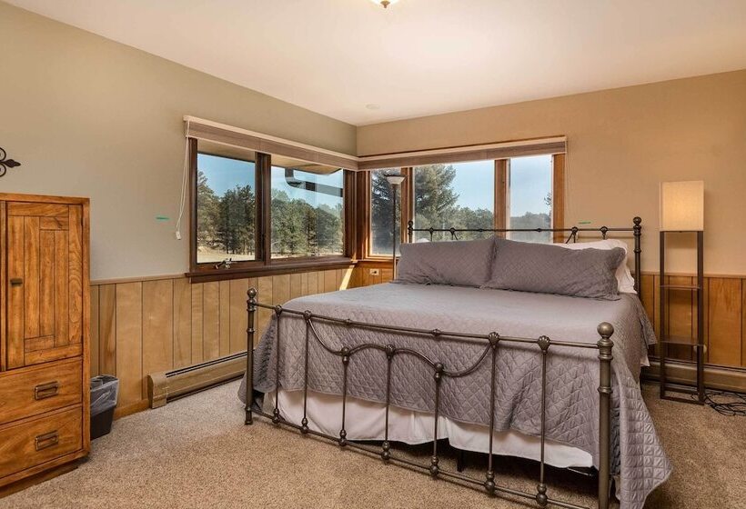 Spacious Colorado Retreat W/ Deck & Mountain Views