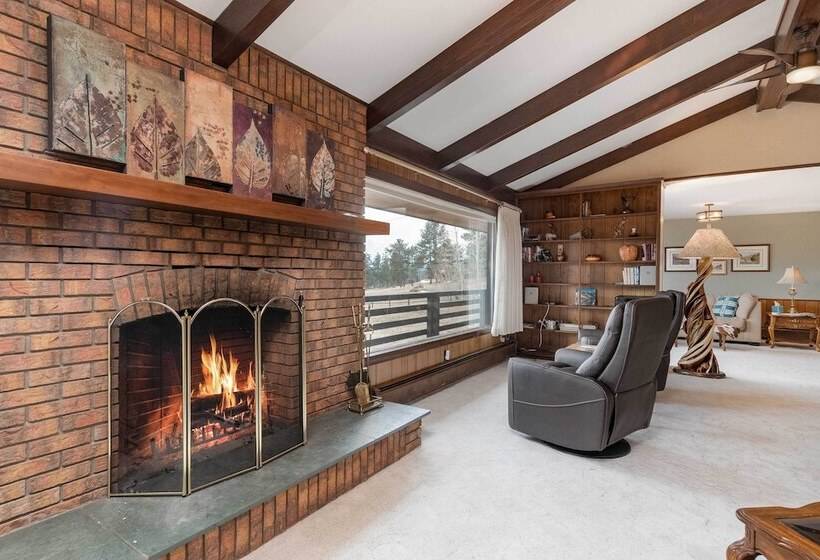 Spacious Colorado Retreat W/ Deck & Mountain Views