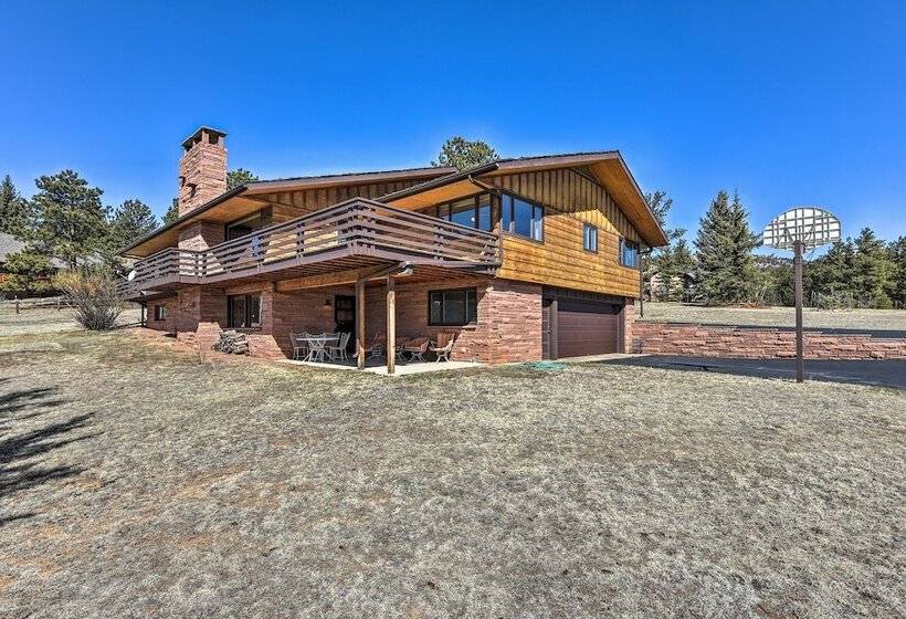 Spacious Colorado Retreat W/ Deck & Mountain Views