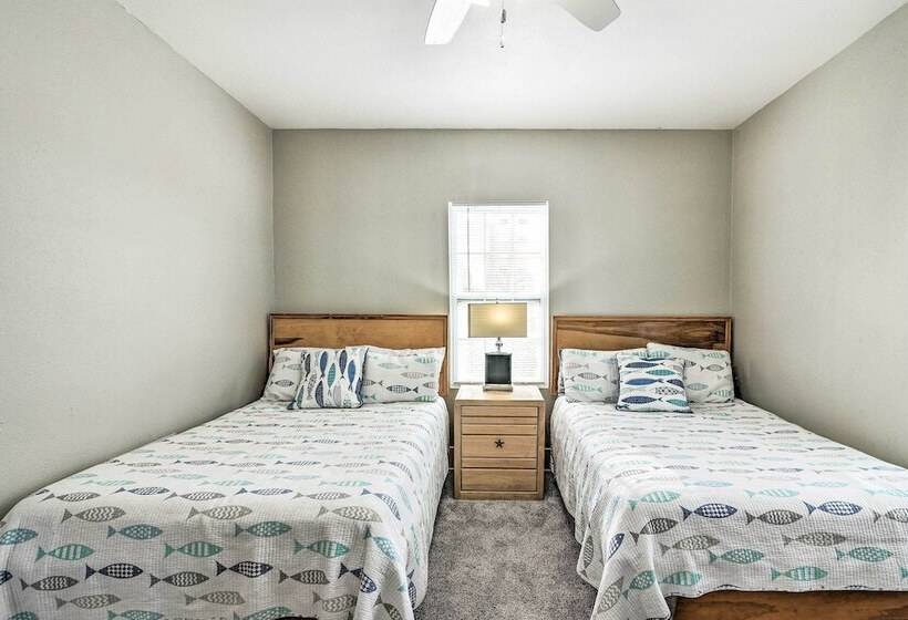 Walk To Beach: Galveston Home W/ Grill Near Pier!