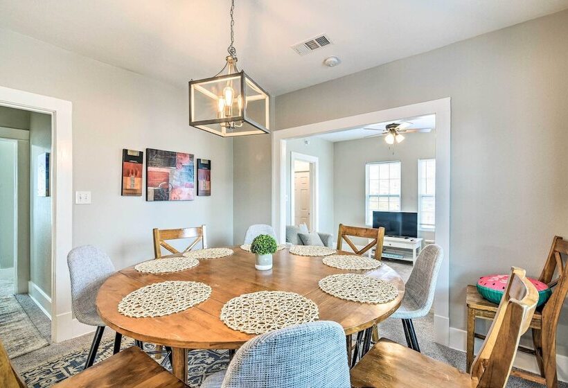 Walk To Beach: Galveston Home W/ Grill Near Pier!