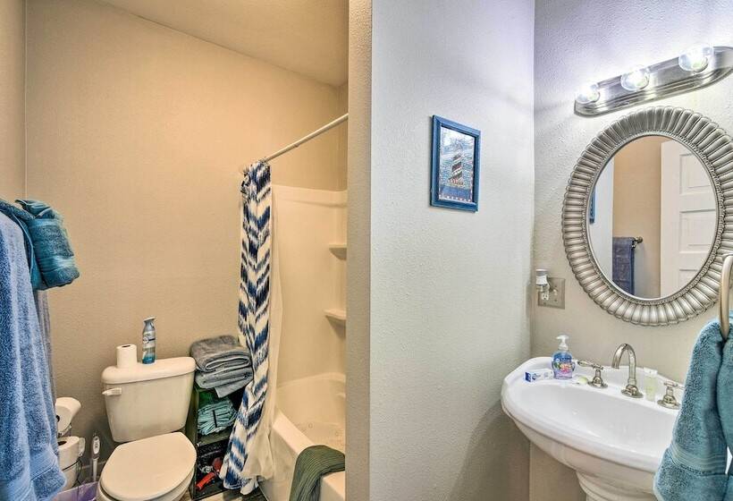 Walk To Beach: Galveston Home W/ Grill Near Pier!