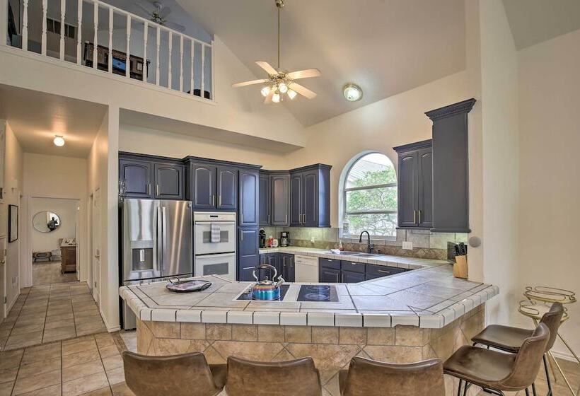 Seguin Home On Lake Placid W/ Boat Dock!