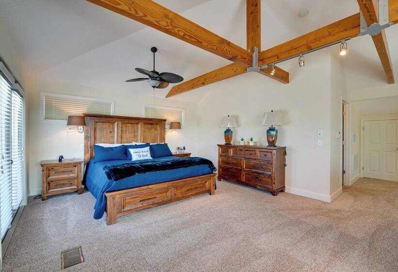 Luxe Spring Hill Home W/ Patio & Dock!