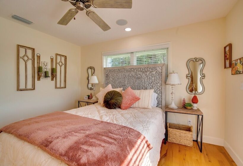 Luxe Spring Hill Home W/ Patio & Dock!