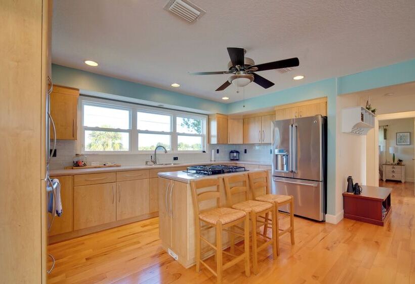 Luxe Spring Hill Home W/ Patio & Dock!