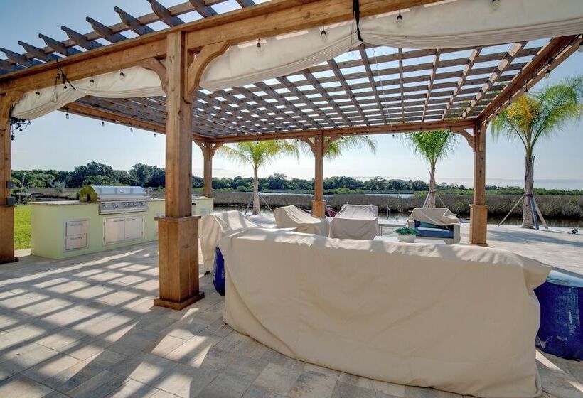 Luxe Spring Hill Home W/ Patio & Dock!