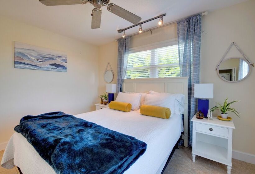 Luxe Spring Hill Home W/ Patio & Dock!