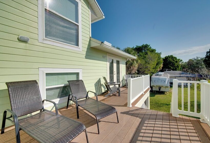 Luxe Spring Hill Home W/ Patio & Dock!