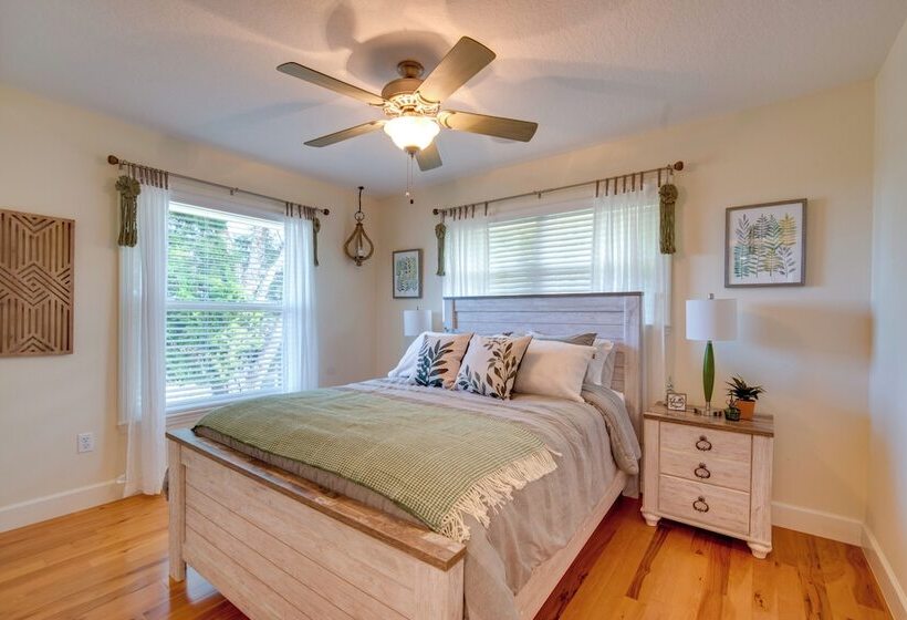 Luxe Spring Hill Home W/ Patio & Dock!