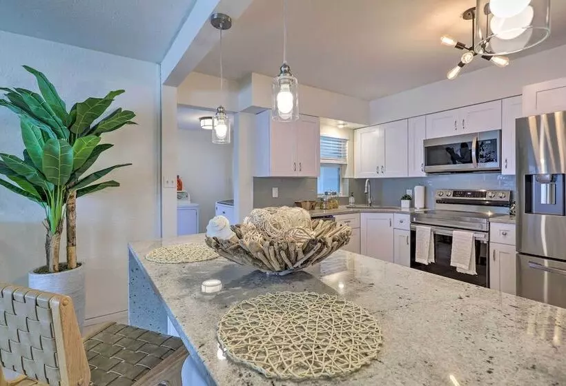 Walkable Florida Duplex: 2 Blocks To Cocoa Beach!