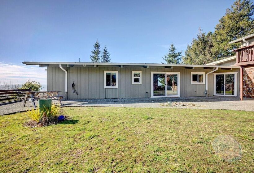 Ocean Vista Gold Beach Getaway!