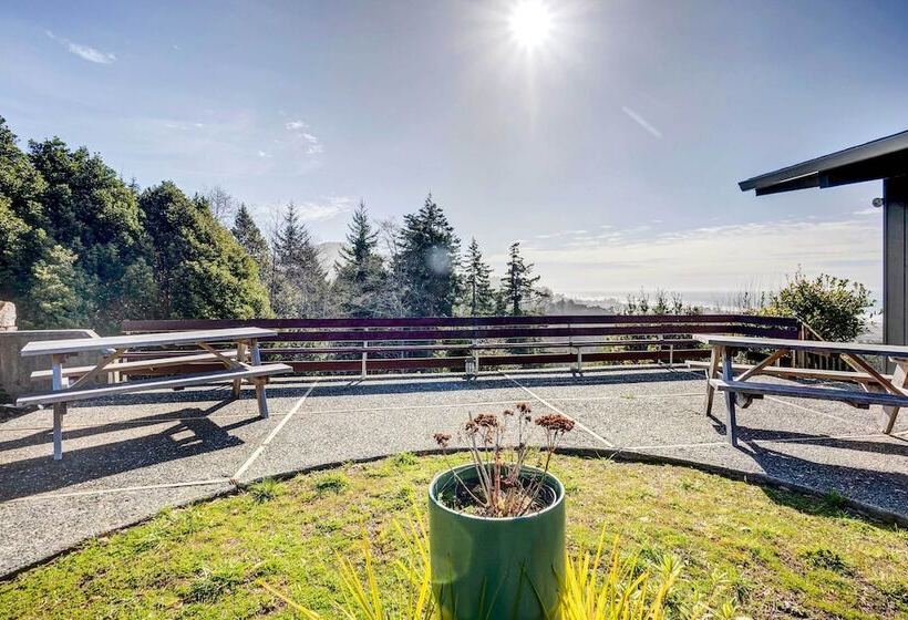 Ocean Vista Gold Beach Getaway!