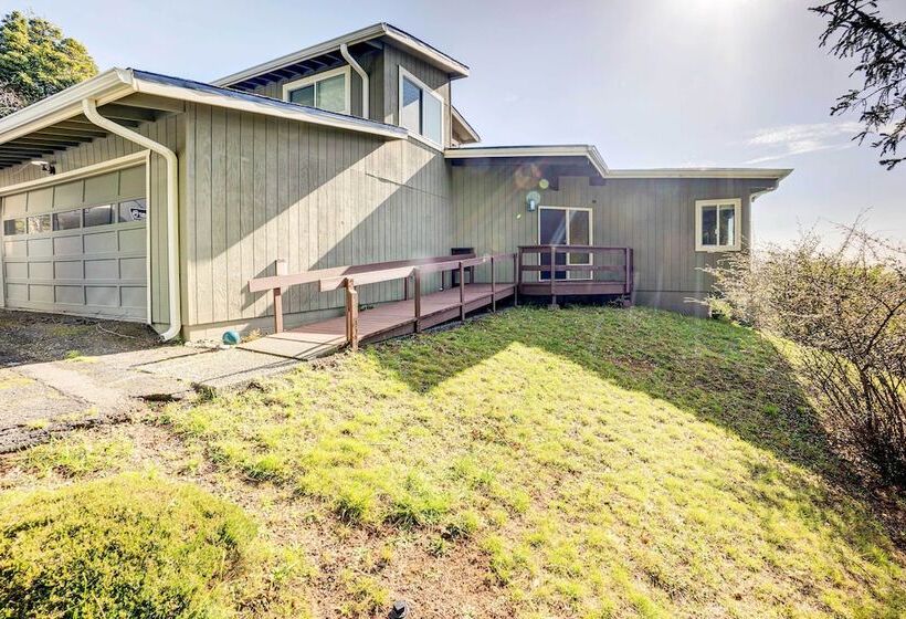 Ocean Vista Gold Beach Getaway!