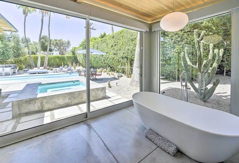 Palm Springs Home W/ Private Pool & Hot Tub!