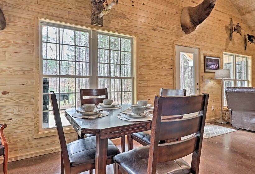 Peaceful Family Cabin On 10 Acres W/ Game Room!