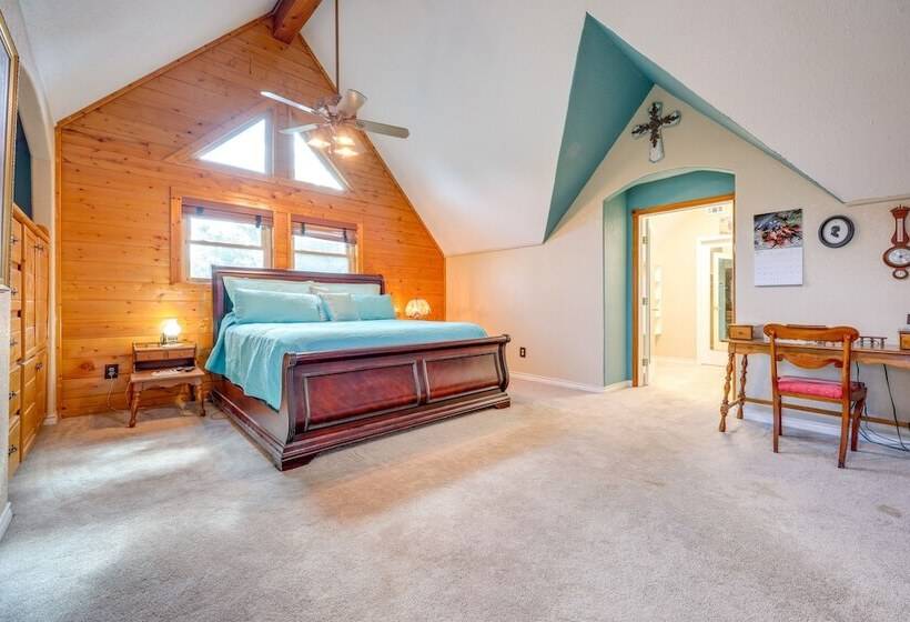 Pet Friendly Canyon Lake Cabin, 1 Mi To Water!