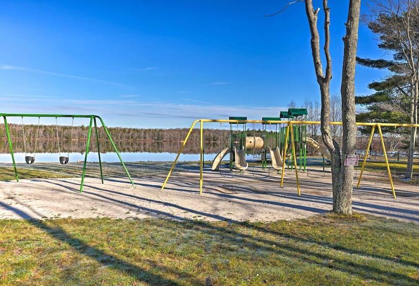 Resort Perks & Lake Access: Poconos Retreat