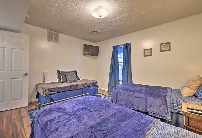 Resort Perks & Lake Access: Poconos Retreat