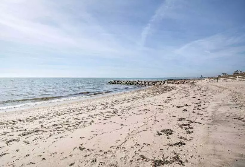 Quaint Dennis Home W/ Deck + Grill, Walk To Beach!