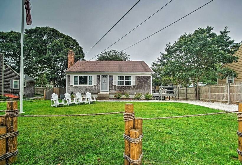 Quaint Dennis Home W/ Deck + Grill, Walk To Beach!