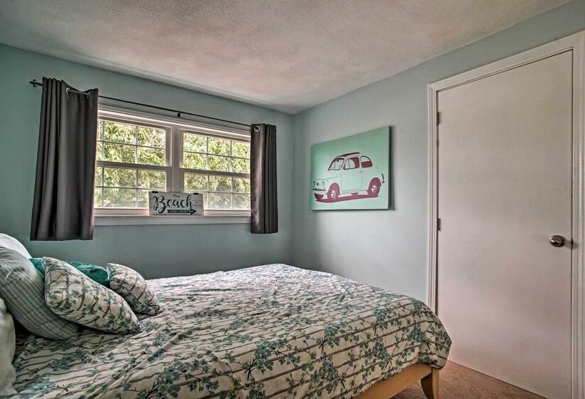 Quaint Dennis Home W/ Deck + Grill, Walk To Beach!