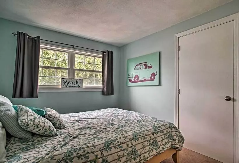 Quaint Dennis Home W/ Deck + Grill, Walk To Beach!