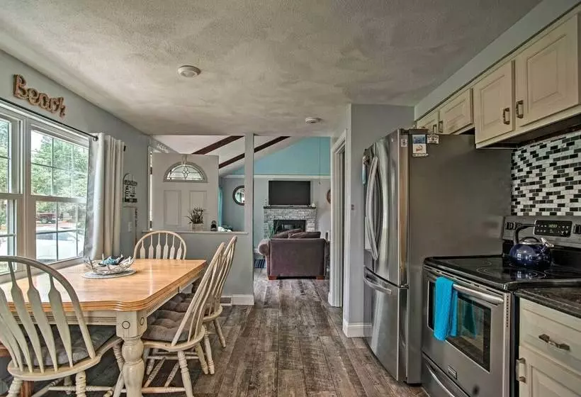 Quaint Dennis Home W/ Deck + Grill, Walk To Beach!