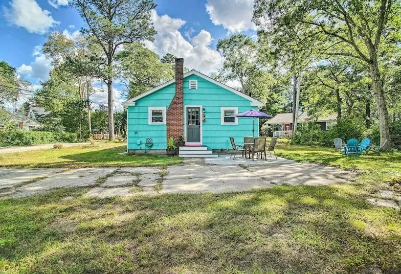 Buttermilk Cottage In Cape Cod: Steps To Beach