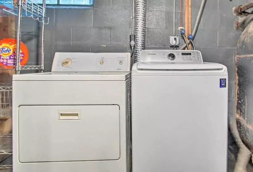 Buttermilk Cottage In Cape Cod: Steps To Beach