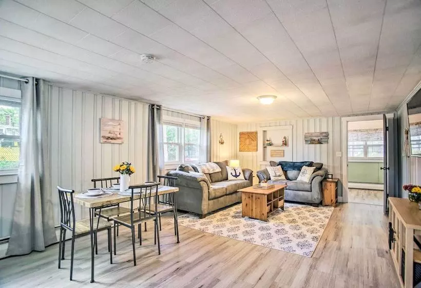 Buttermilk Cottage In Cape Cod: Steps To Beach