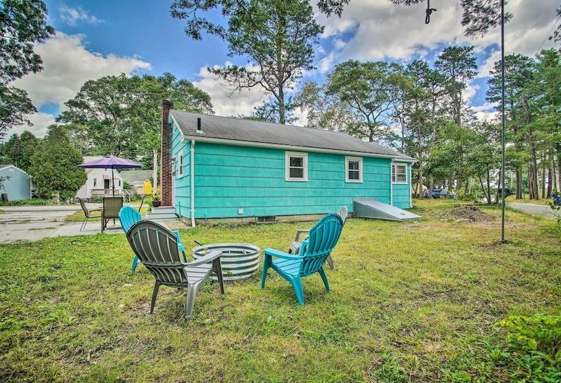 Buttermilk Cottage In Cape Cod: Steps To Beach
